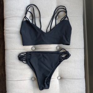 MIKOH Banyans Bikini Top & Cheeky Bottom Set